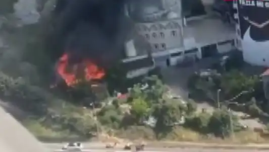 Kağıthane'de Korkutan Yangın: Dumanlar Gökyüzünü Sardı, Bölge Halkı Tedirgin!