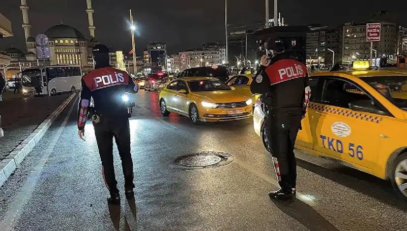 Huzur İstanbul Operasyonu: Bir Gecede 873 Gözaltı ile Suç Oranları Düşürülmeye Çalışılıyor