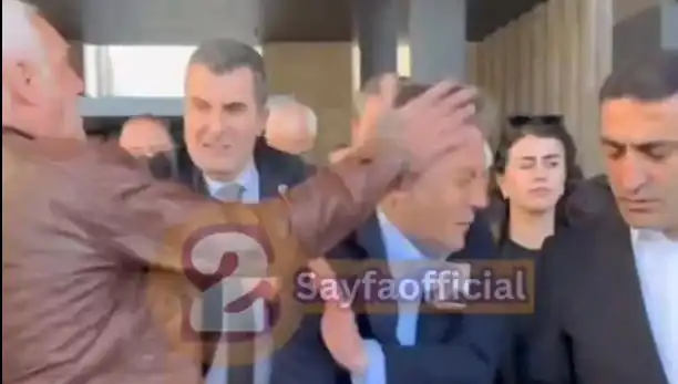 Özgür Özel AKM Çıkışında Saldırıya Uğradı: Olayın Ayrıntıları