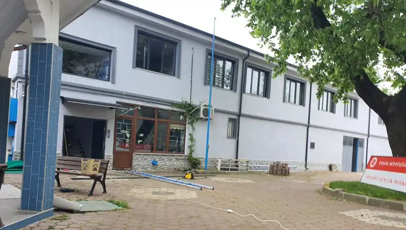Tabela Takarken 3 Metre Yükseklikten Düşen Adamın Korkunç Kazası