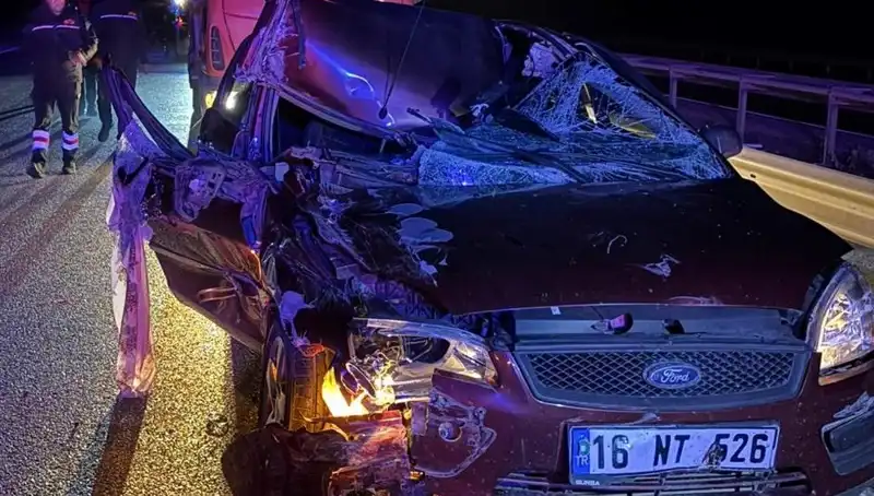 Afyonkarahisar’da TIR ve Otomobil Çarpıştı: Dört Kişi Yaralandı