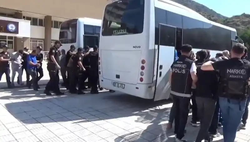 Amasya'da Büyük Uyuşturucu Operasyonu: 13 Gözaltı ve Tutuklama