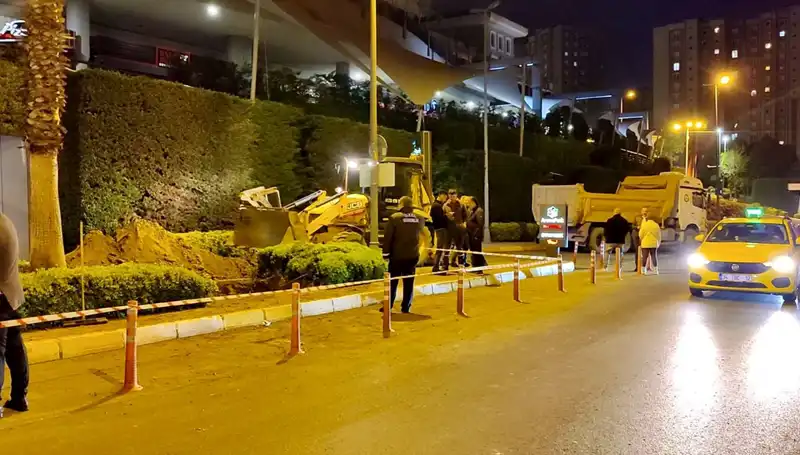 AVM Girişinde Doğalgaz Paniği: Alışveriş Keyfi Bir Anda Son Buldu