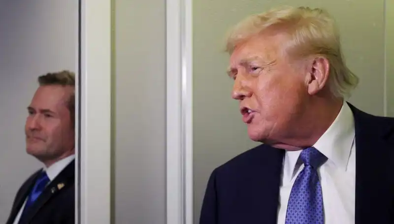 Trump'tan Şok Karar: Mike Waltz Görevden Alındı, Sızıntılar Büyüyor!