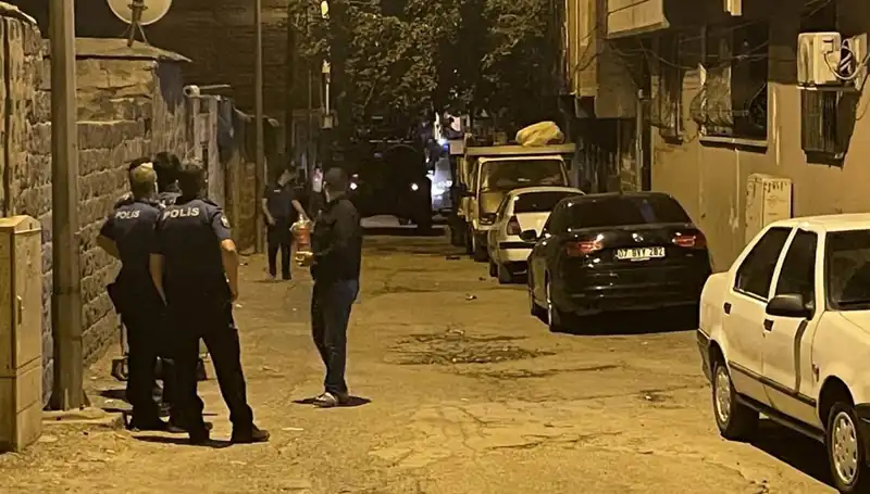 Polisten Kaçmaya Çalışan Şahsın Dramı: Bacaklarından Vuruldu!