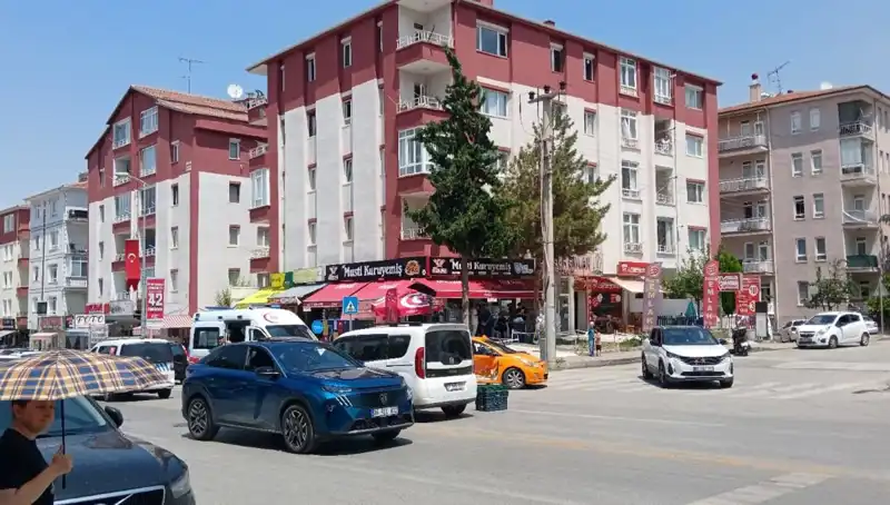 Taksi ve Otomobil Çarpıştı: Kaza Anı ve Sonrası