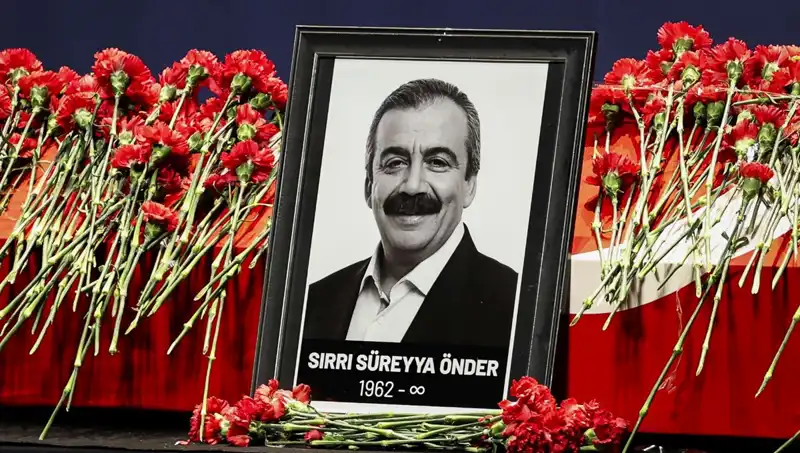 Sırrı Süreyya Önder, Meclis'te Anıldı: Hatıralar ve Duygular Dile Geldi