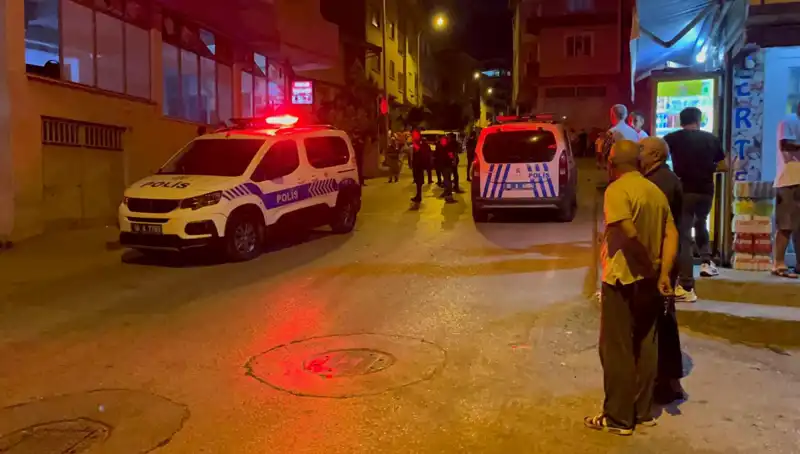 Firari Hükümlünün Yakalanması İçin Kaldırımda Polisi Yaraladılar!