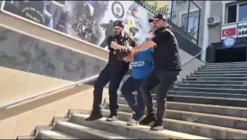 Ümraniye'de Organize Gasp: 600 Bin Liralık Hırsızlık ve Gözaltına Alma!