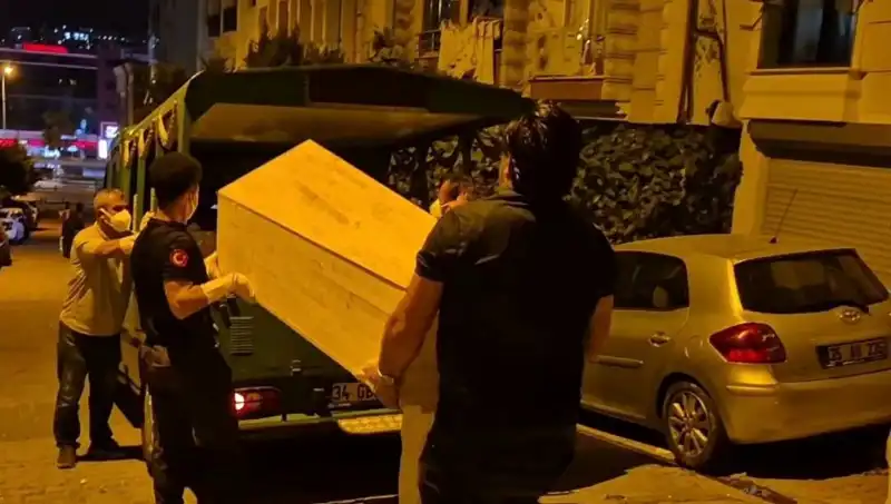 Esenyurt'ta Kadın Cesedi Bulundu: Olayın Perdesi Aralanıyor