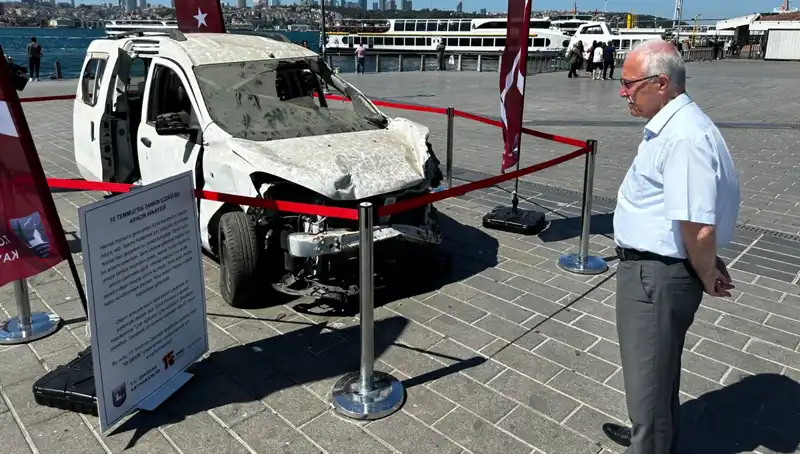 15 Temmuz'da Tankların Ezdiği Otomobiller Ziyaretçilere Açık Sergiyle Gün Yüzüne Çıktı