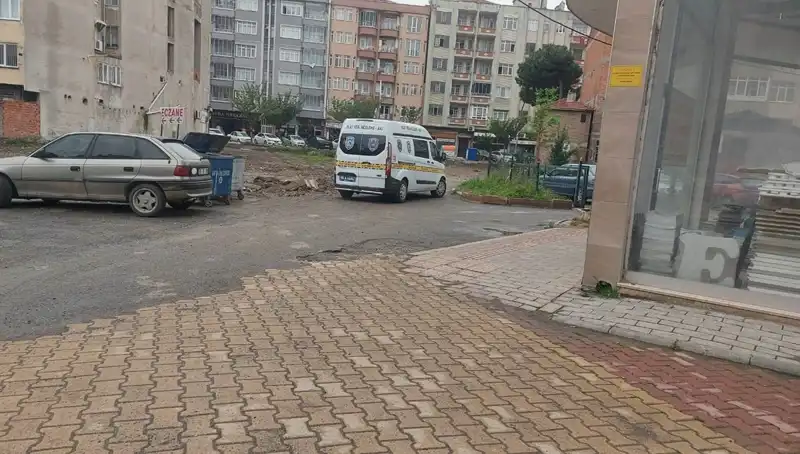 4. Kattan Düşen Kadın Hayatta Kalma Mücadelesi Veriyor