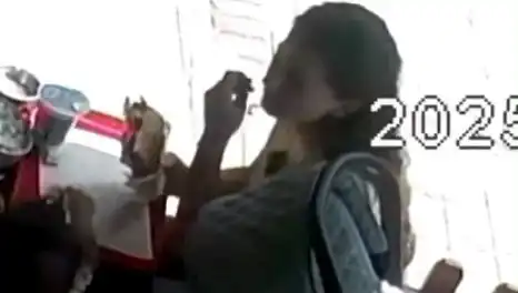 Saçlarını Tostuna Koyan Kadının Şoke Eden Gerekçesi Nedir?
