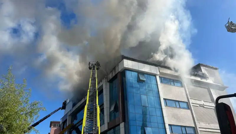 Esenyurt’ta Tekstil Atölyesinde Yangın: Korkutan Olayın Detayları