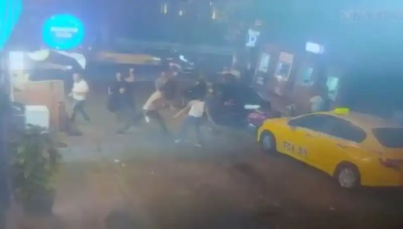 Beyoğlu'nda Sokak Kavgası: Kanlı Çatışma ve Olayın Ardındaki Sır Perdesi