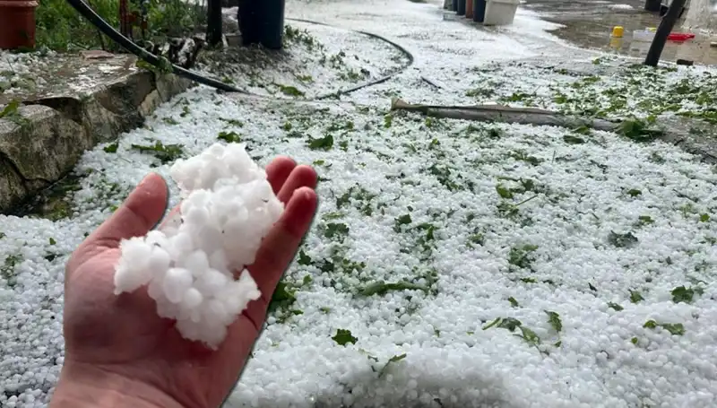 Haziran Ayında Dolu Sürprizi: Beyaz Bir Dünya Yaratıldı