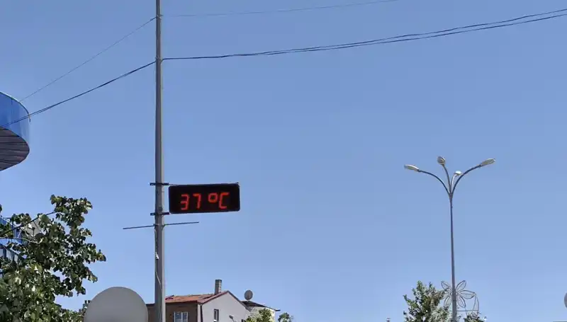 Bir İlçede Termometreler 38 Dereceye Ulaşarak Rekor Kırdı
