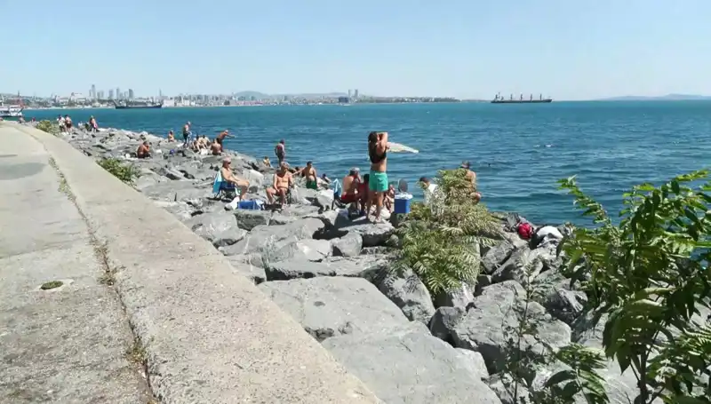 İstanbul’da Hava Isındı, Sahiller Kalabalıklaştı ve Eğlence Başladı!