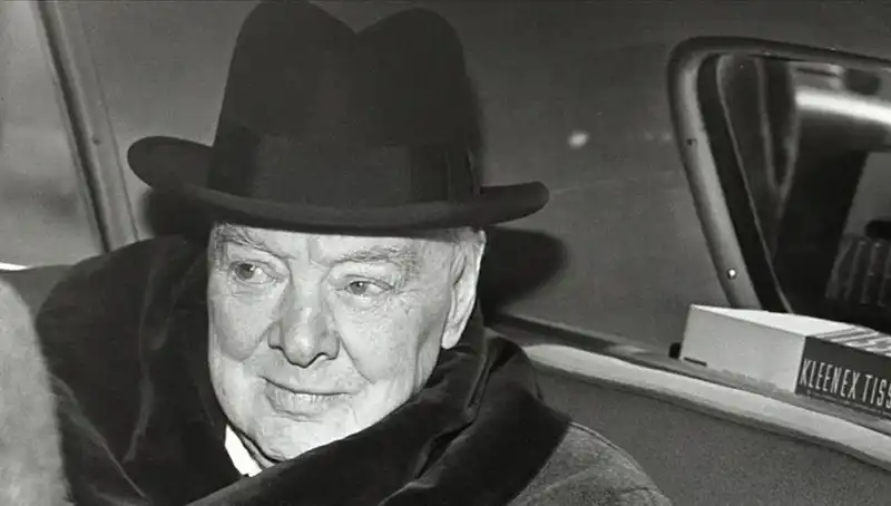 Tarihi Churchill Bekar Evi Satışta: Yeni Sahibi Olabilir Misiniz?