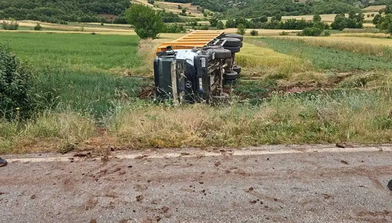 Tokat’ta Devrilen Kamyon Kazasında Hayatını Kaybeden Şoförün Kimliği Belirlendi