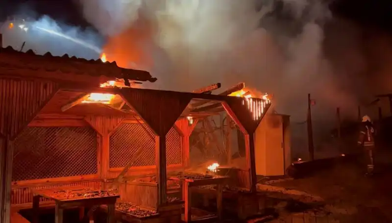 Şile'deki Gözleme Restoranı Yangını: Altı Mekan Küller İçinde Kaldı