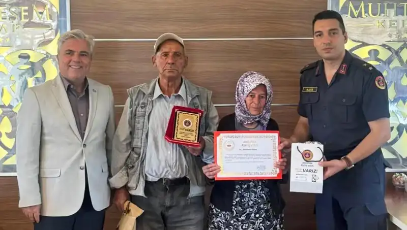 Duygulandıran Bağış: Tek Varlıkları Olan Evi Jandarmaya Verdiler