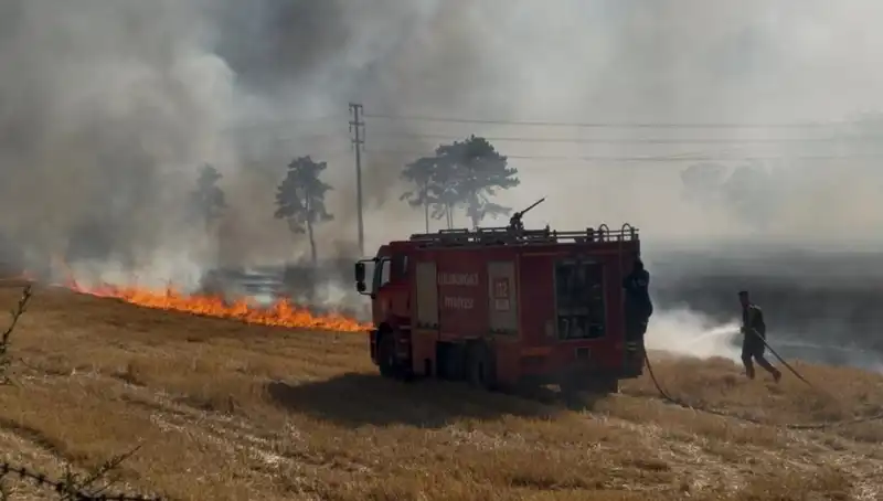 Kırklareli'nde Anız Yangını Korkuttu, Alevler Büyüdü!